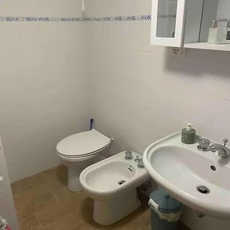 Casa Azzurra, Nel Cuore Di Genua