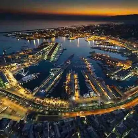Casa Azzurra, Nel Cuore Di Genua
